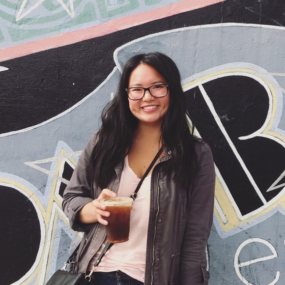 Meet your Posher, Hailee - Picture 1 of 1